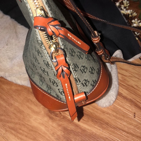 Dooney & Burke green purse NWOT - Picture 4 of 8